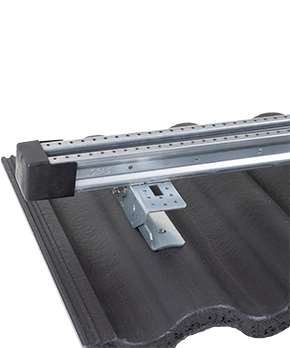 Infästning Solar för solpanel monterad på takpannan Palema Benderit Svart.